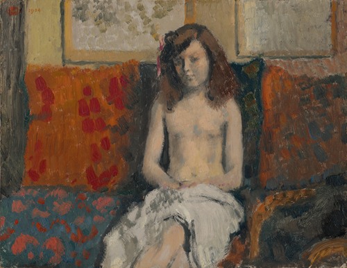 Jeune fille dans un intérieur