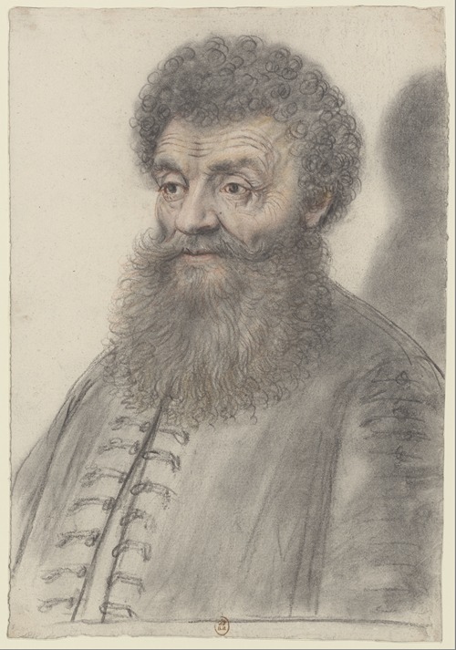 Homme à large barbe en éventail et aux cheveux frisés, portant une veste à brandebourgs, de trois quarts à gauche