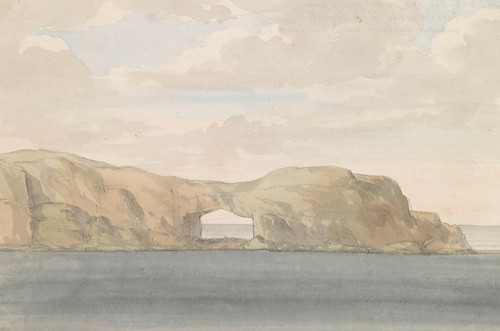 Gezicht op rots met gat op kleine eiland Cumina bij Gozo