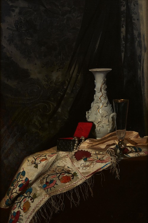 Stillleben mit Porzellanvase, Sektglas und Schmuckschatulle