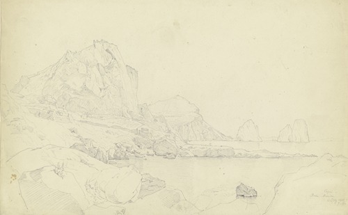 Der Monte Castiglione mit der Festung auf der Spitze, im Hintergrund auf dem Monte Tibero die Villa Jovis, rechts die Faraglioni vor Capri