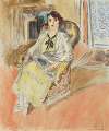 Jeune fille assise, robe jaune