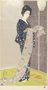 Jonge vrouw in een zomer kimono