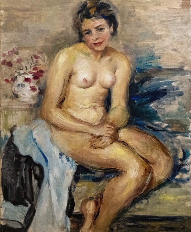 Luce Boyals - Sitting nude